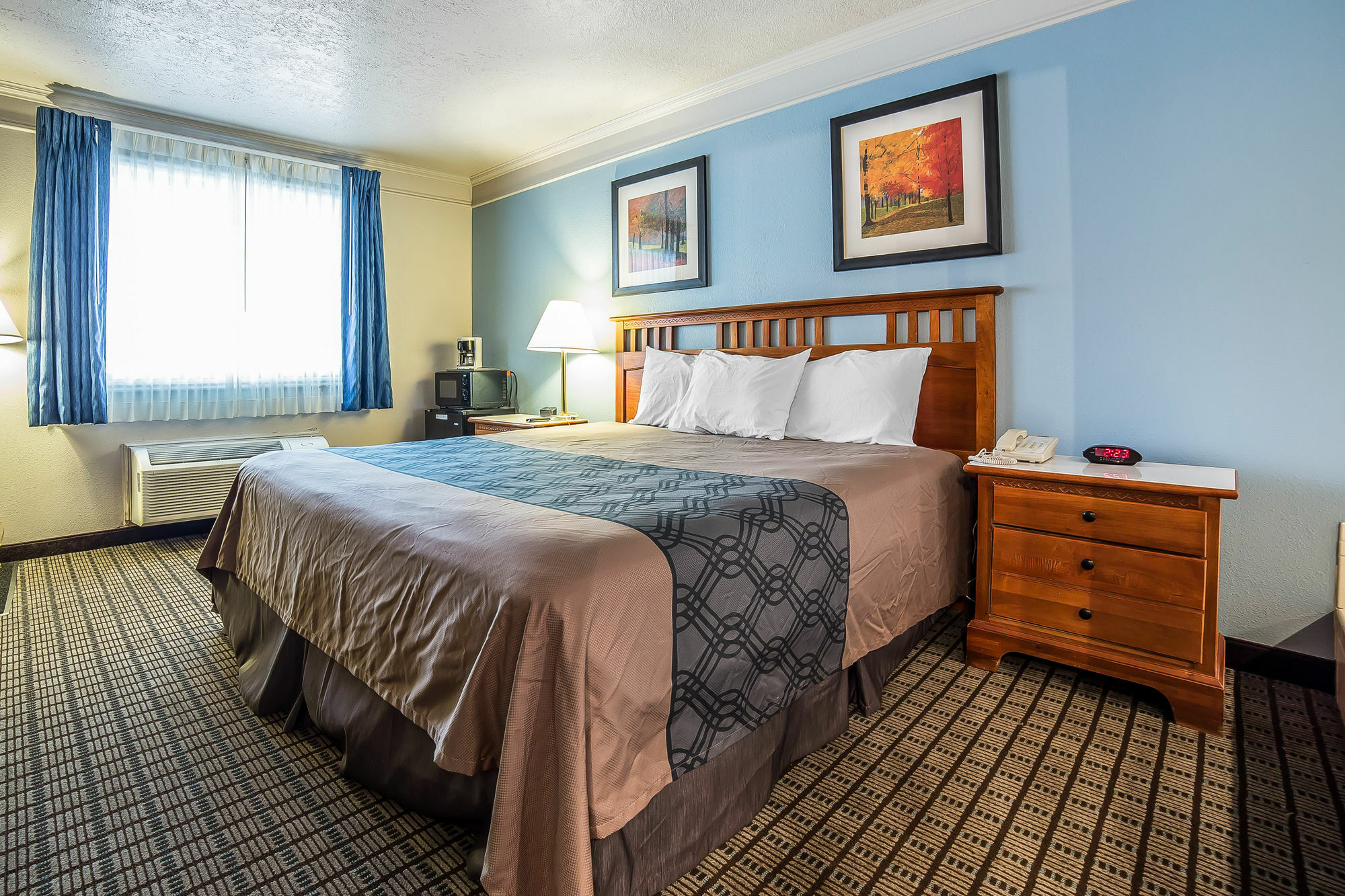 Econo Lodge Inn & Suites Лоґан Екстер'єр фото